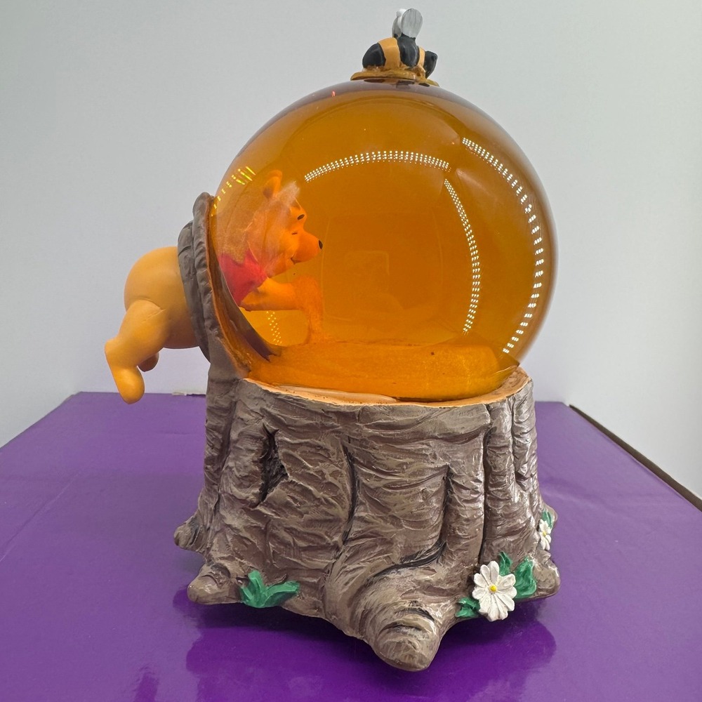 Rare! Winnie the Pooh in honey musical snow globe